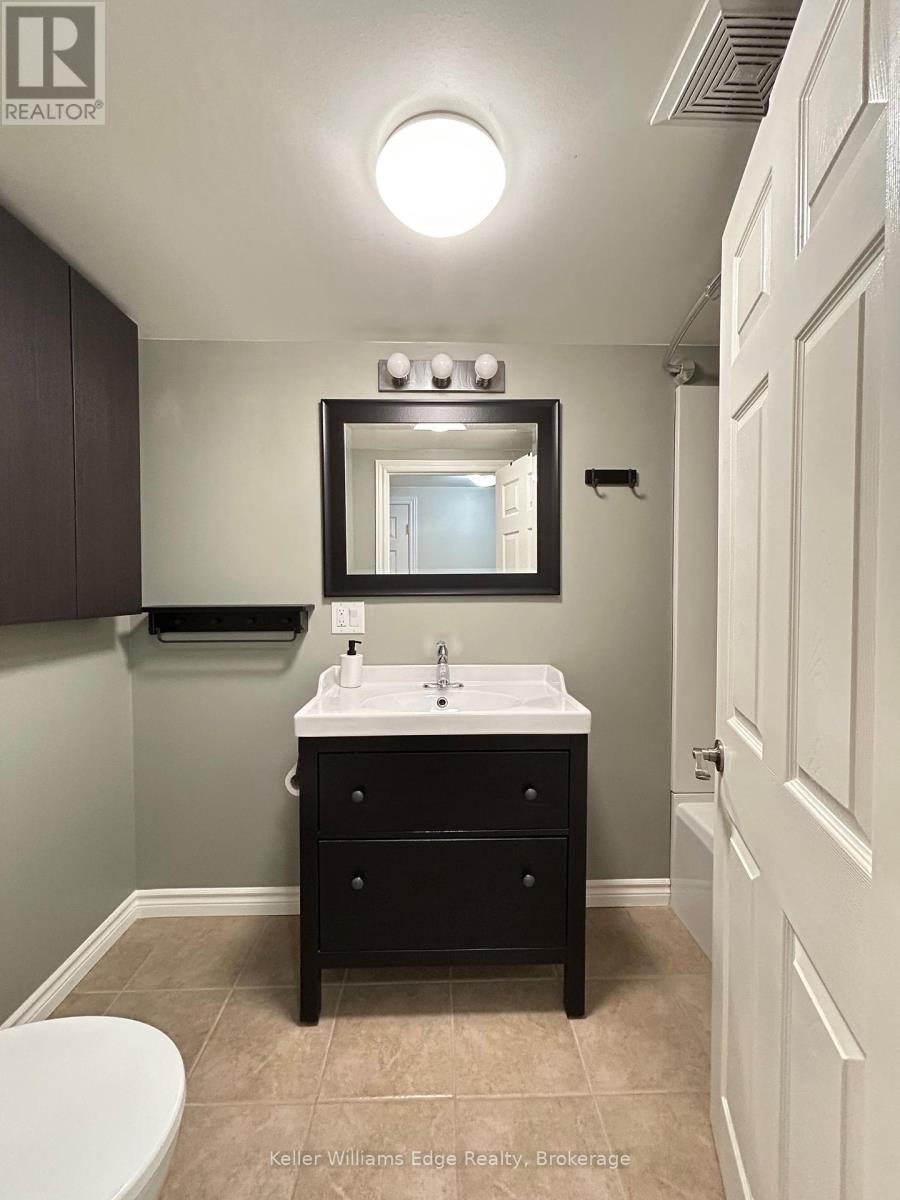 Lower - 15 Hildegard Drive, Hamilton (Vincent), ON