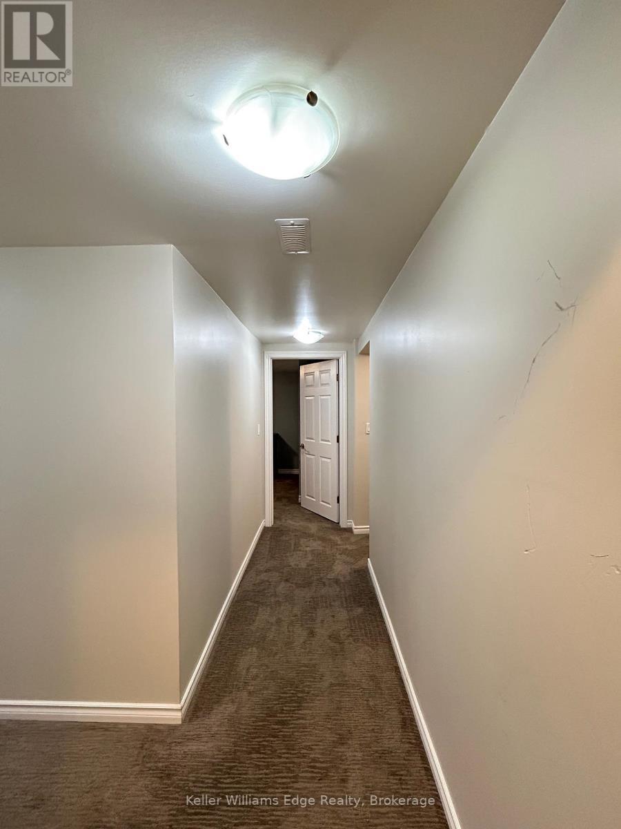 Lower - 15 Hildegard Drive, Hamilton (Vincent), ON