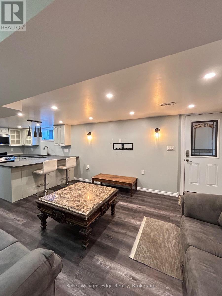 Lower - 15 Hildegard Drive, Hamilton (Vincent), ON