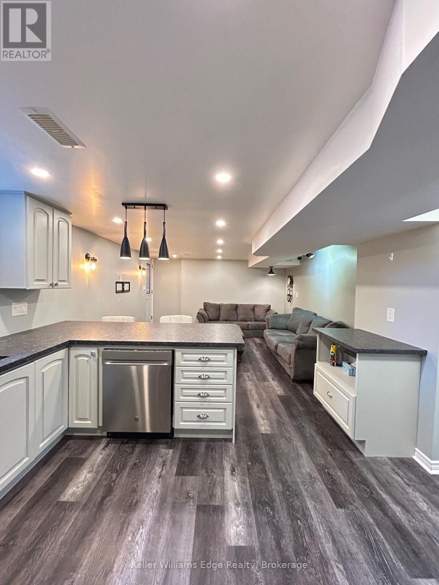 Lower - 15 Hildegard Drive, Hamilton (Vincent), ON