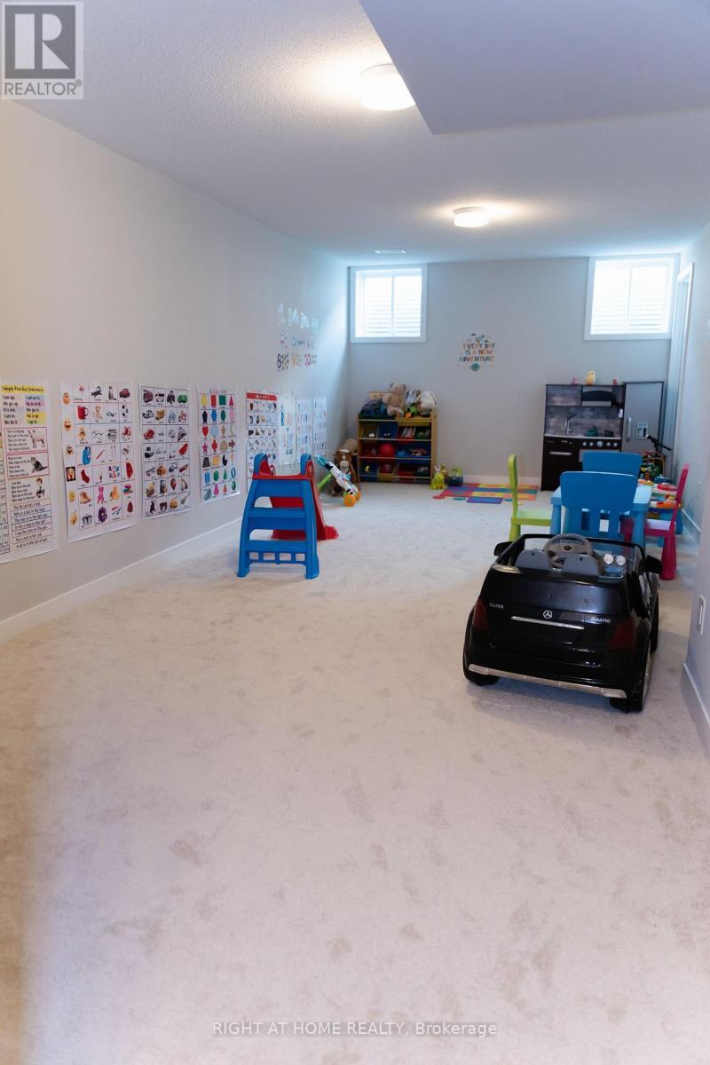 76 Kindred Row, Ottawa, ON