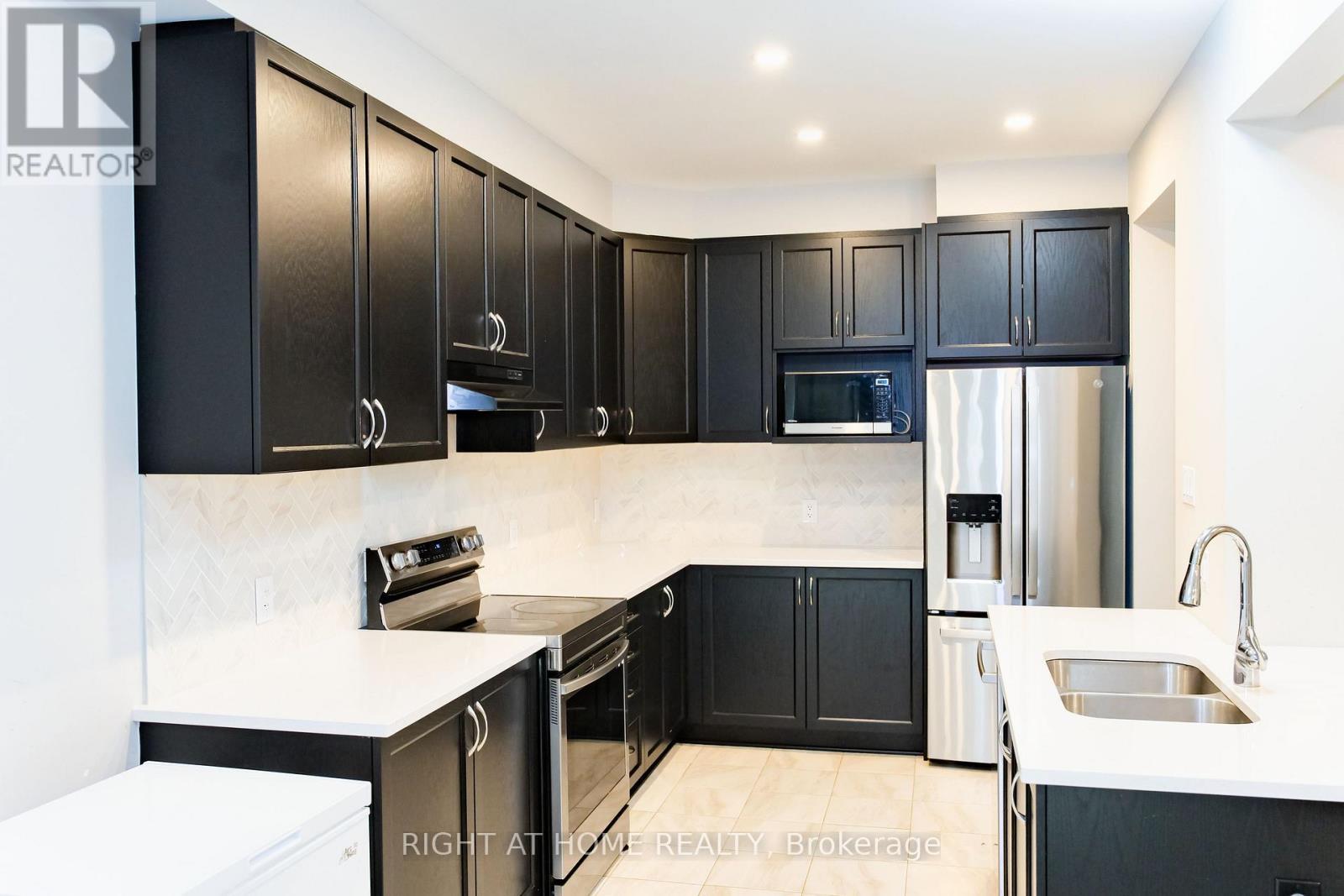 76 Kindred Row, Ottawa, ON