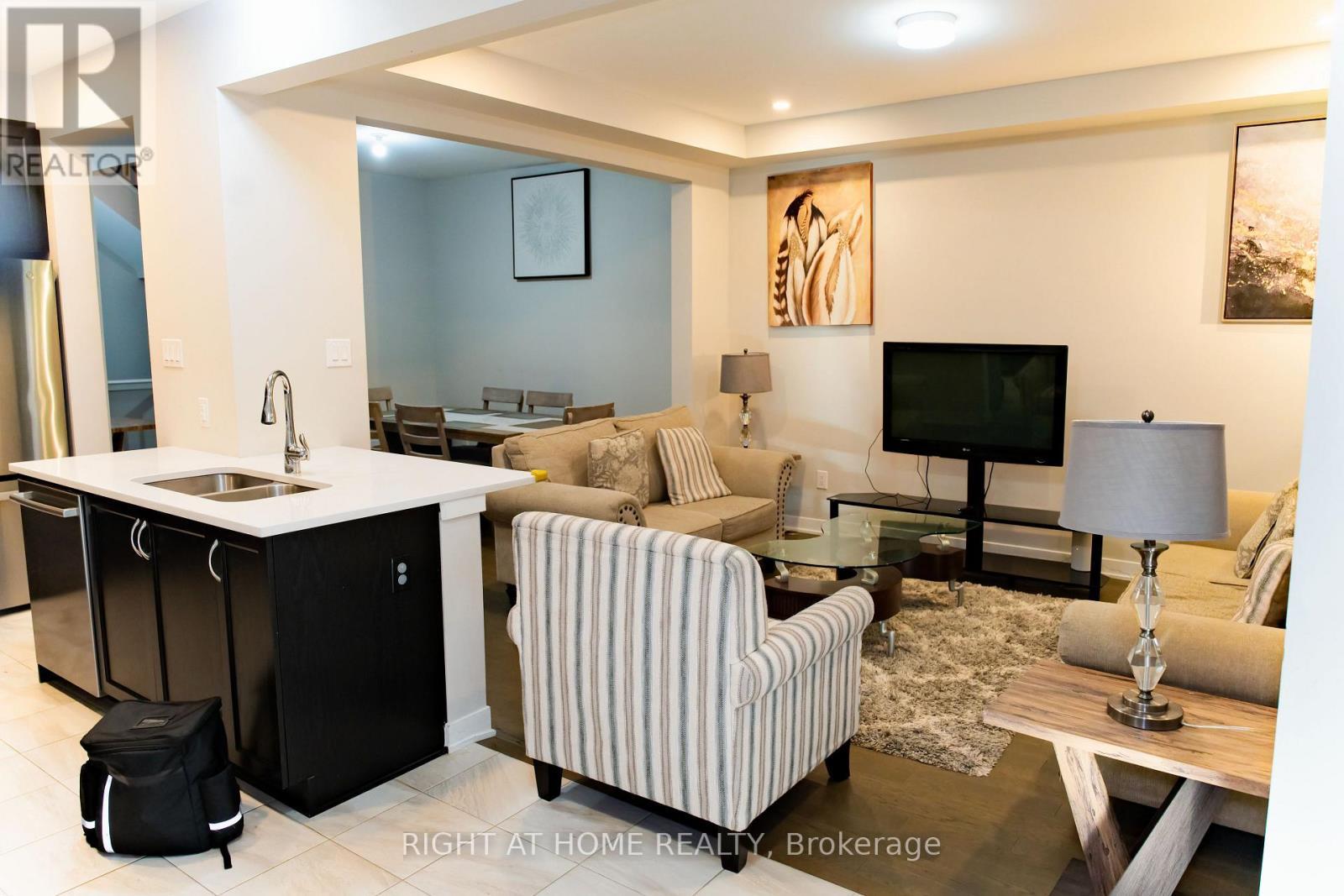 76 Kindred Row, Ottawa, ON
