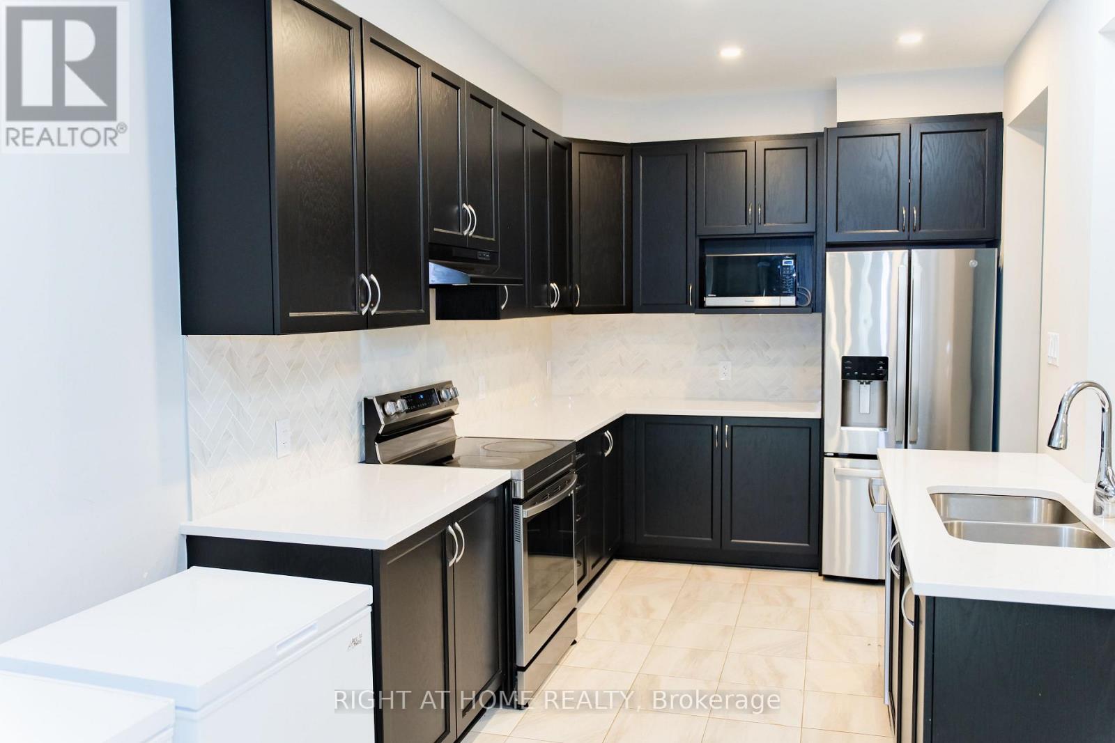 76 Kindred Row, Ottawa, ON