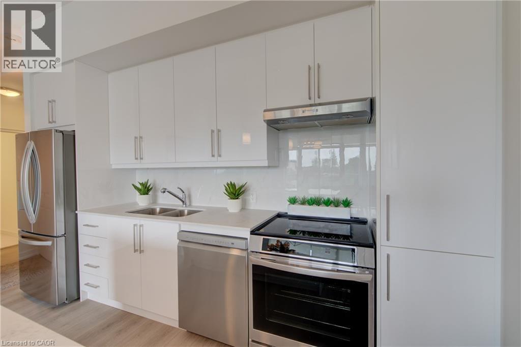 Kitchen - 191 King Street S Unit# 607, Waterloo, ON