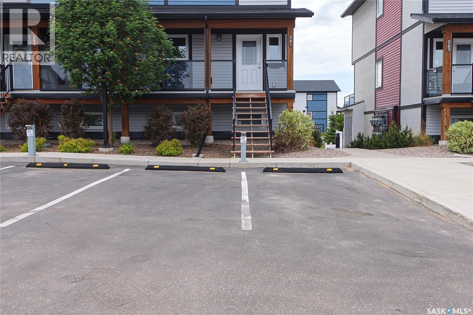 256 250 Akhtar Bend, Saskatoon, SK