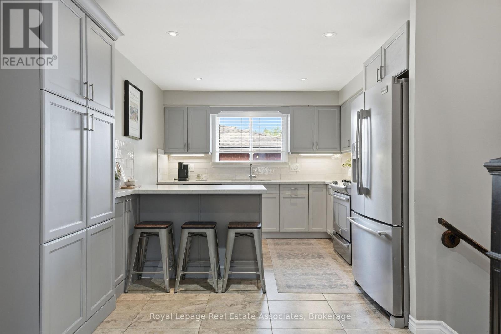 477 Queen Victoria Drive, Hamilton, ON