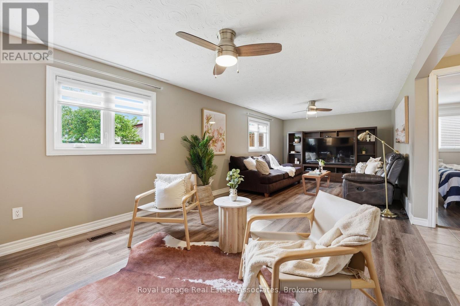 477 Queen Victoria Drive, Hamilton, ON