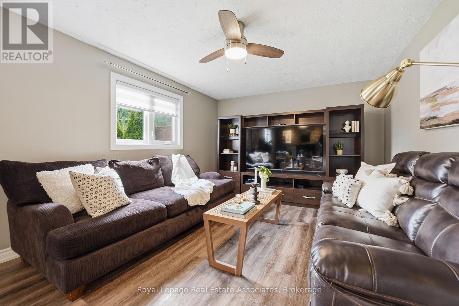 477 Queen Victoria Drive, Hamilton, ON
