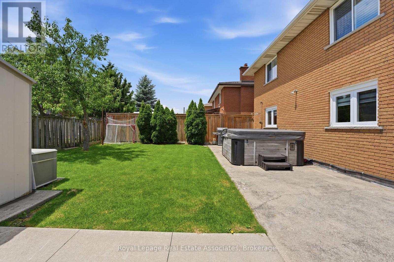 477 Queen Victoria Drive, Hamilton, ON