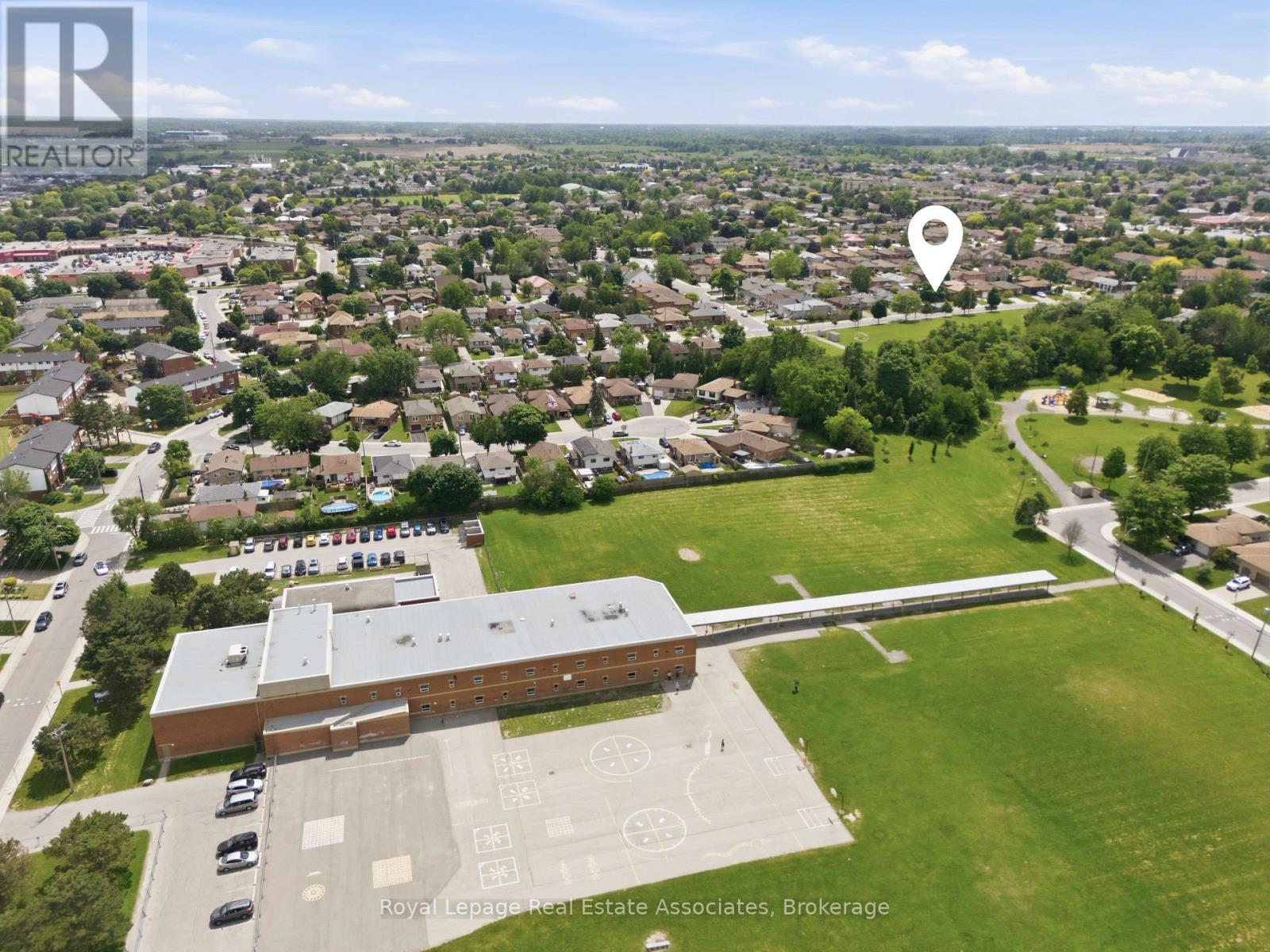 477 Queen Victoria Drive, Hamilton, ON