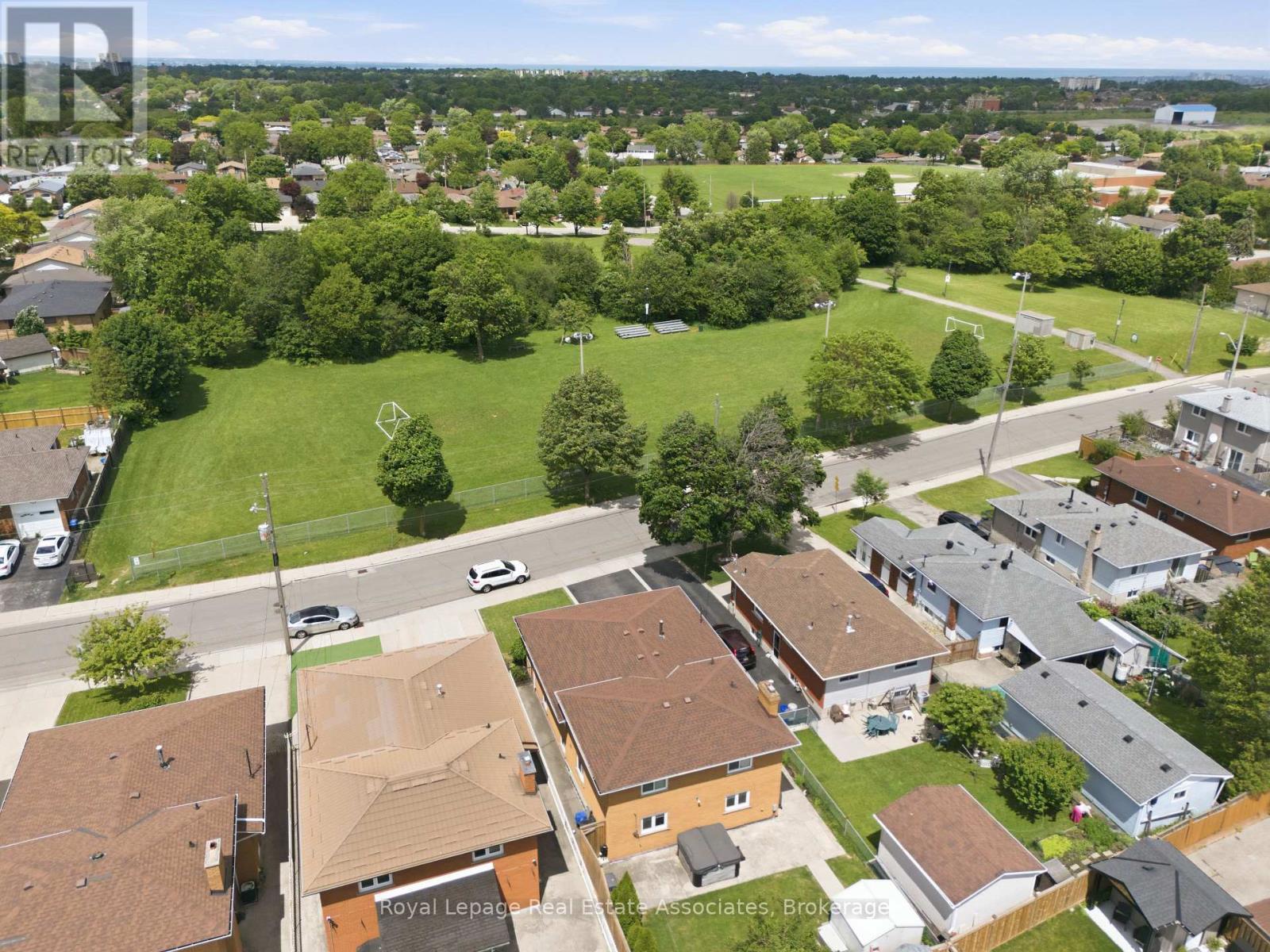 477 Queen Victoria Drive, Hamilton, ON