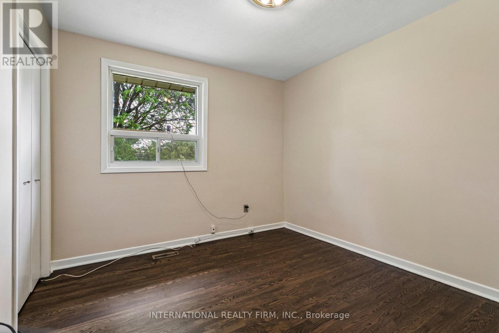 33 Kendleton Drive, Toronto, ON