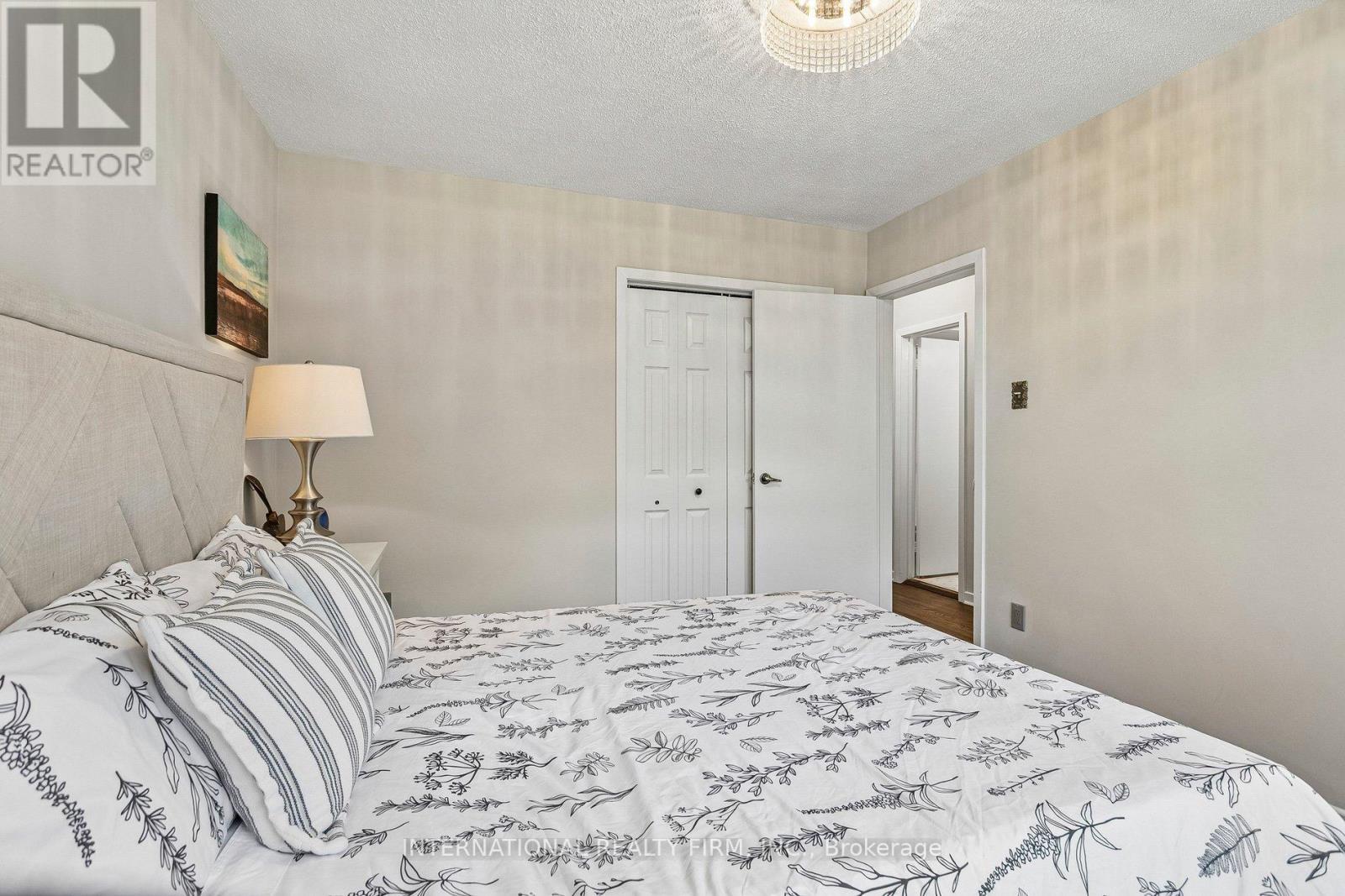33 Kendleton Drive, Toronto, ON