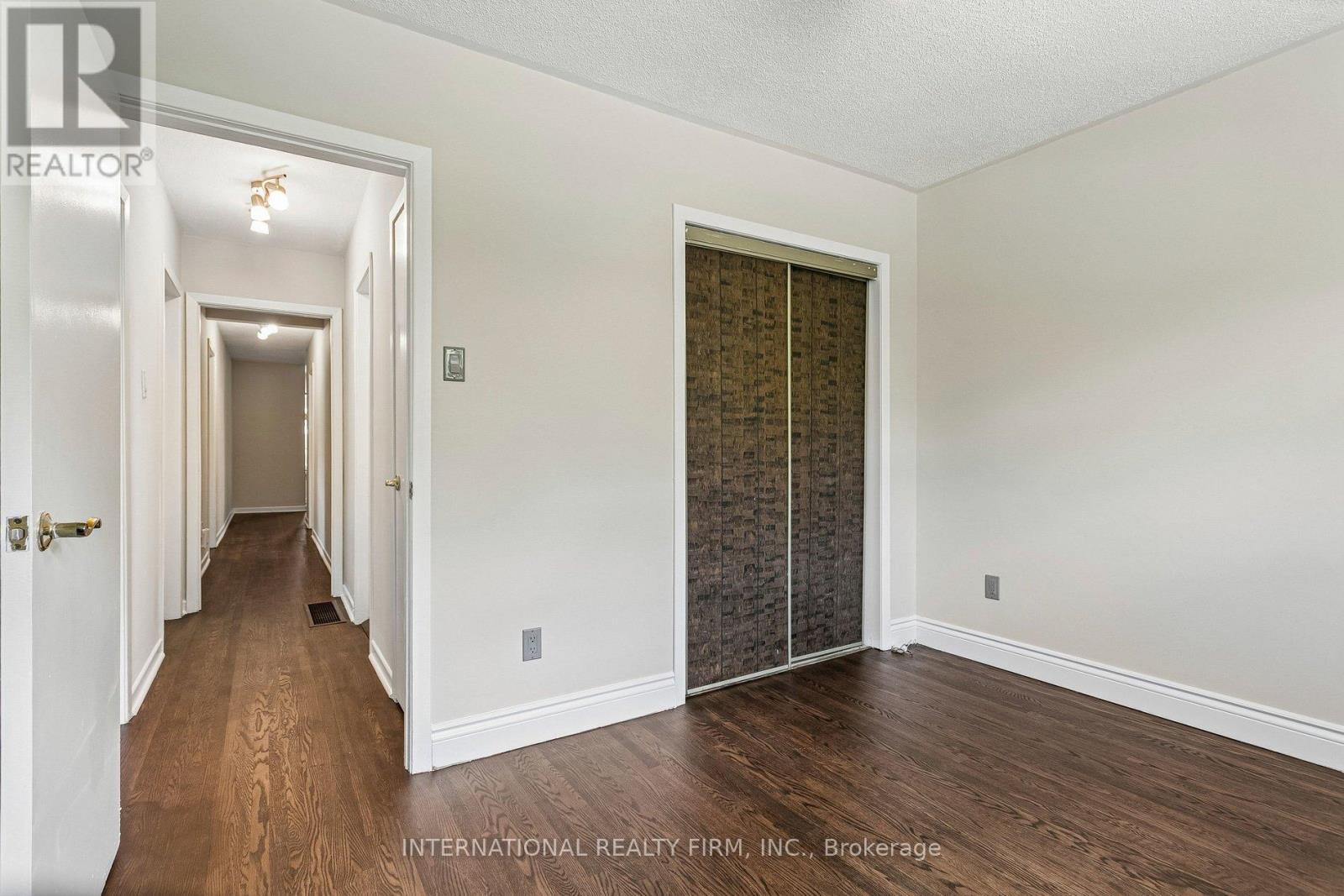 33 Kendleton Drive, Toronto, ON