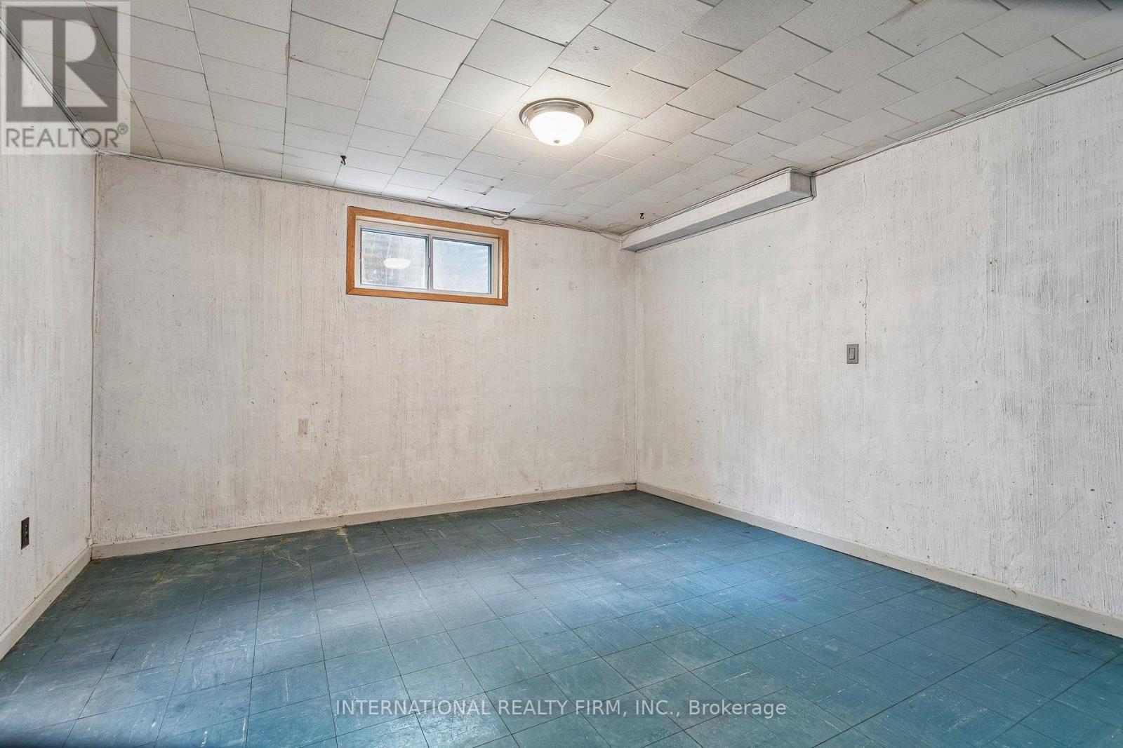33 Kendleton Drive, Toronto, ON