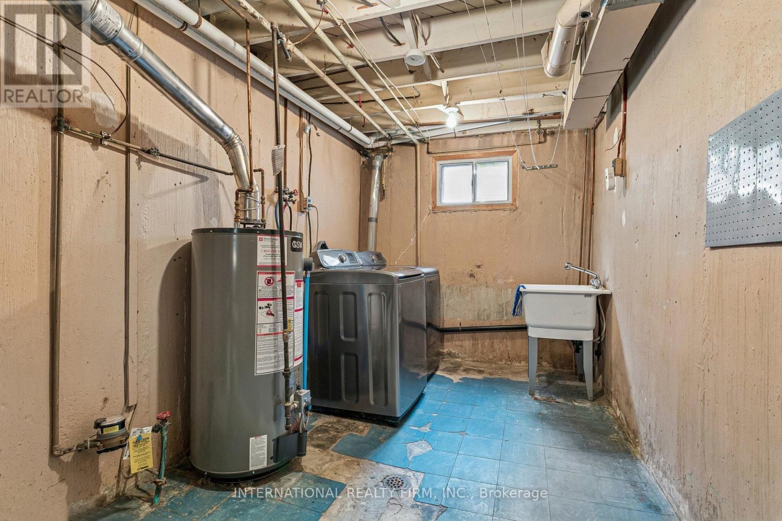 33 Kendleton Drive, Toronto, ON