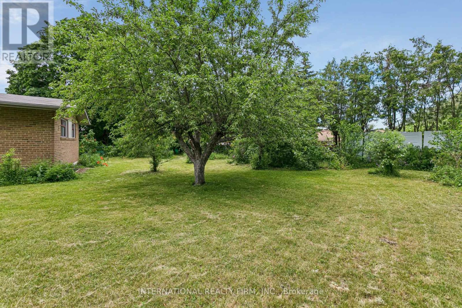 33 Kendleton Drive, Toronto, ON