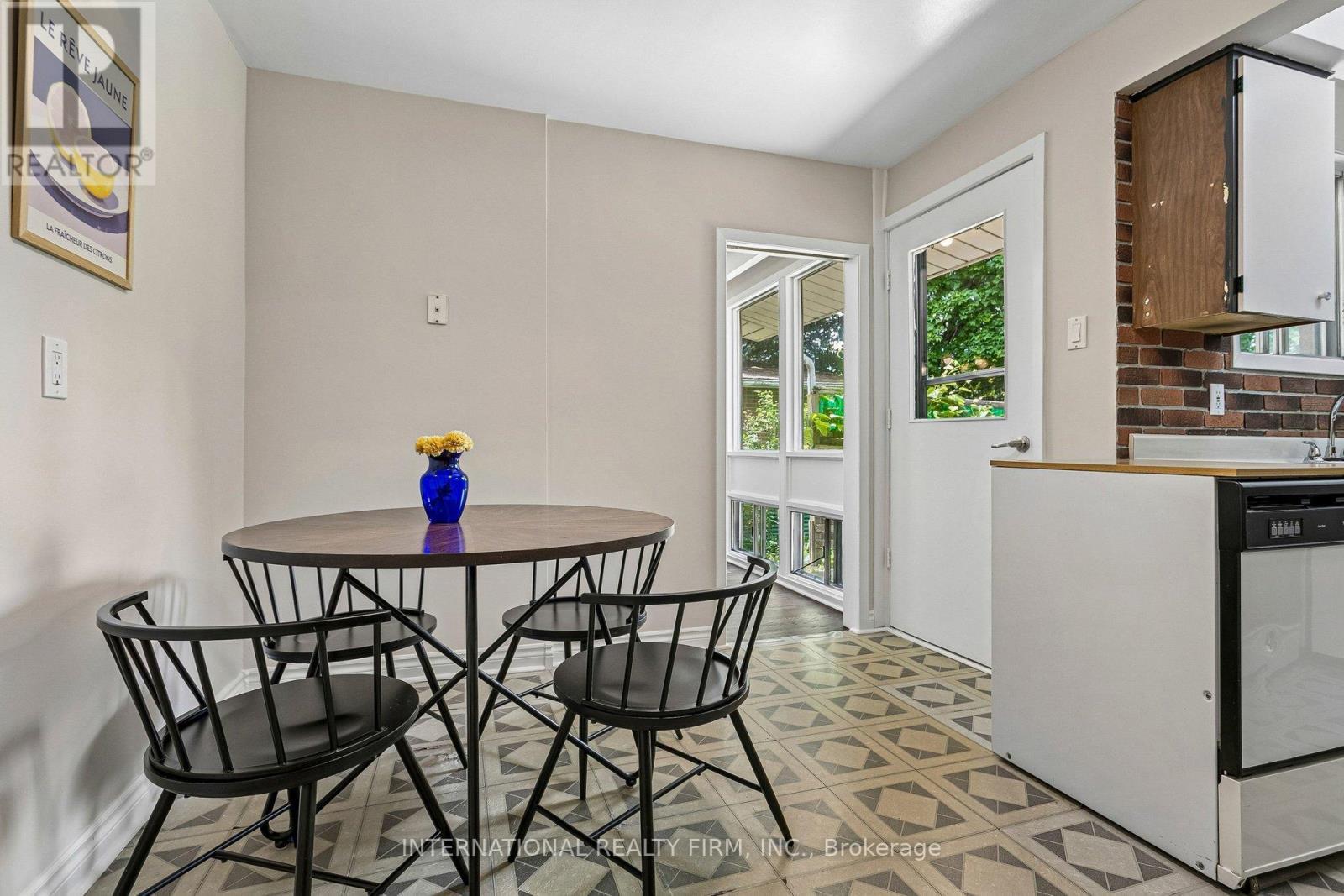 33 Kendleton Drive, Toronto, ON