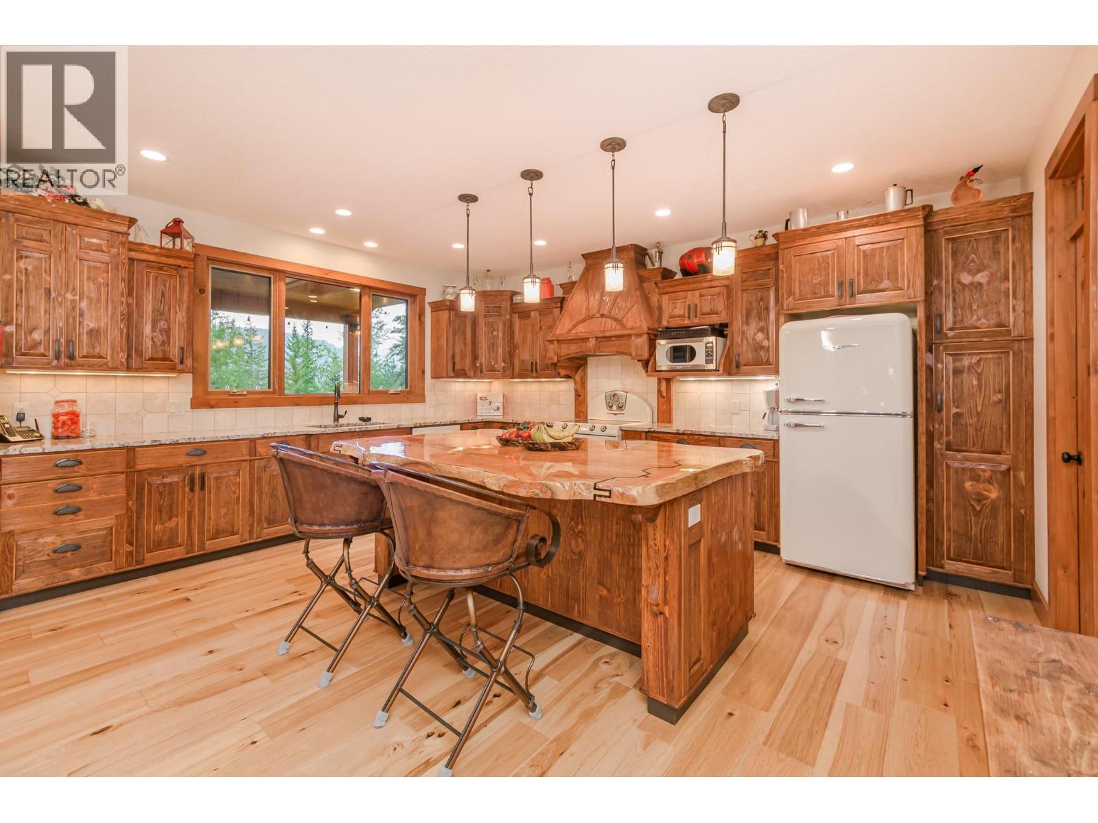 82 Walker Road, Enderby, BC