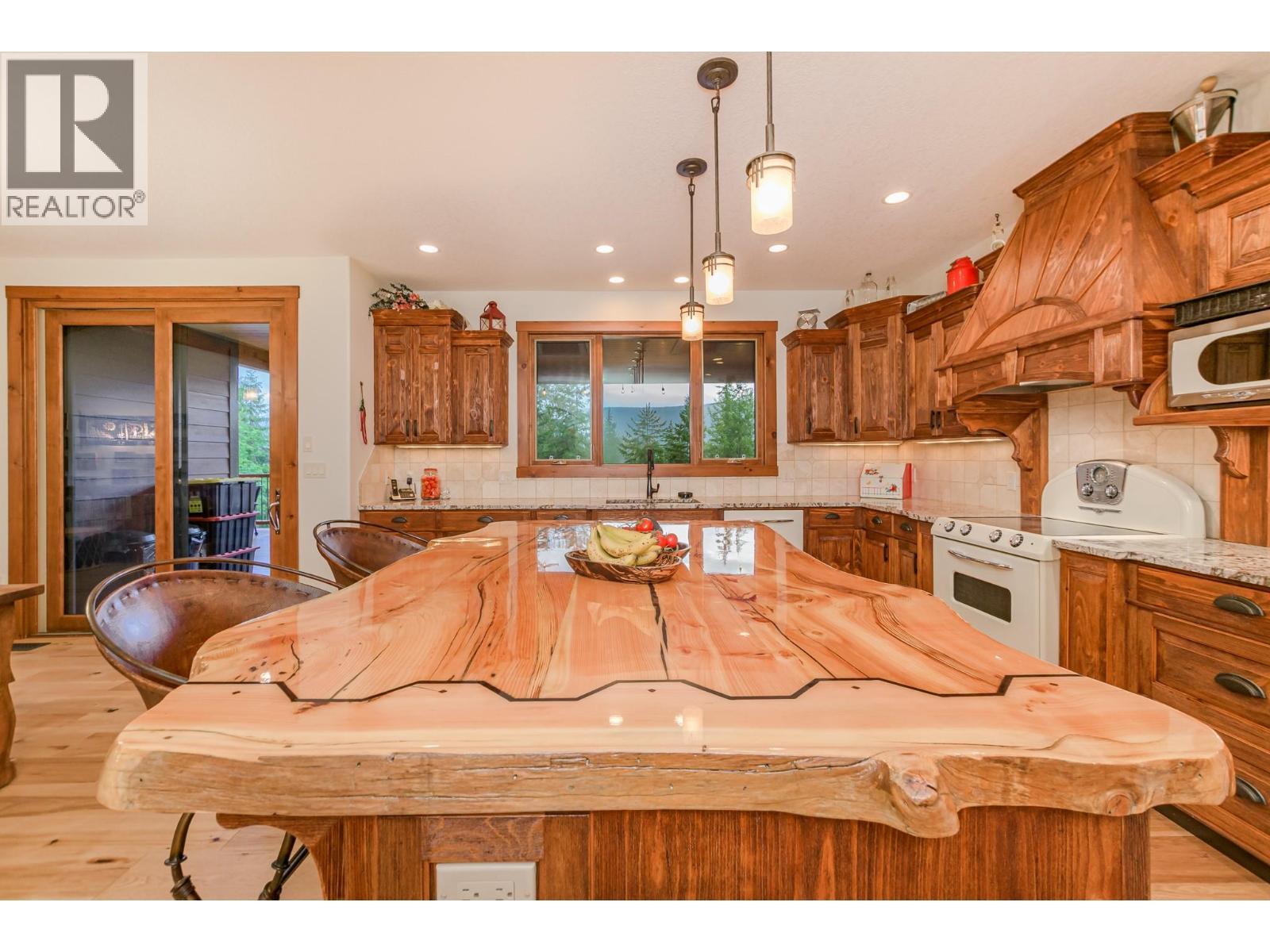 82 Walker Road, Enderby, BC