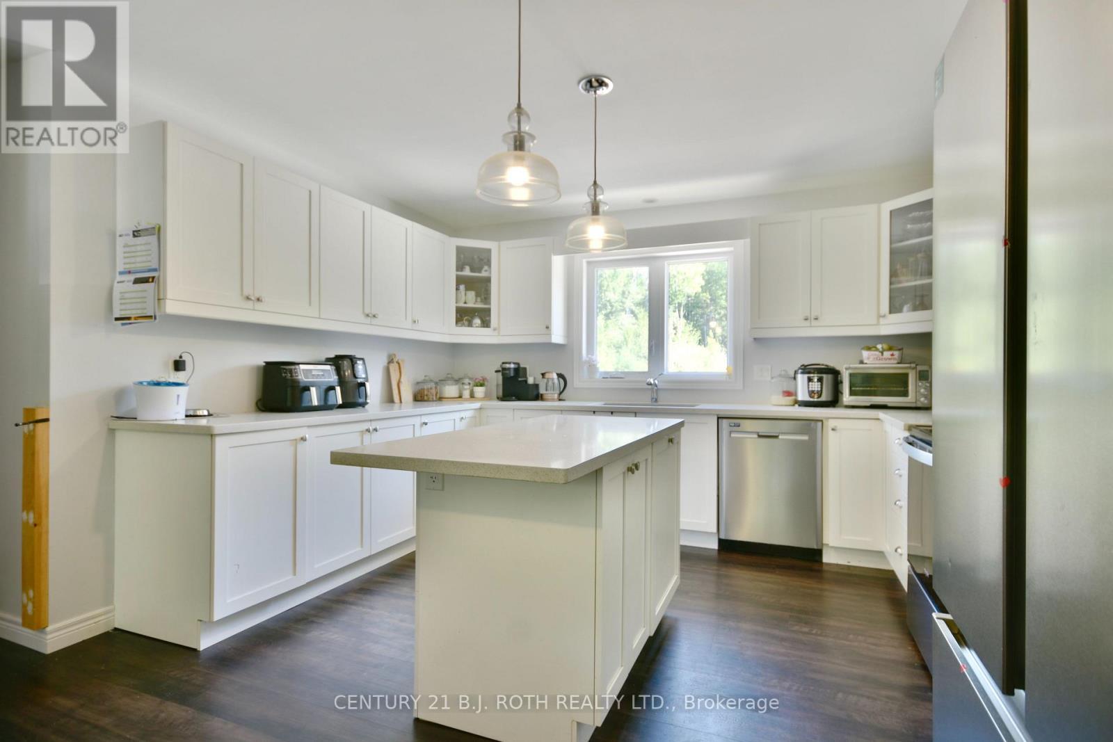 5 Gerus Road, Tiny, ON