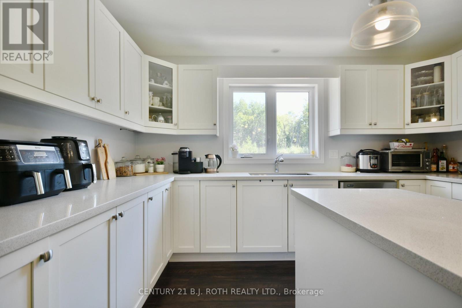 5 Gerus Road, Tiny, ON