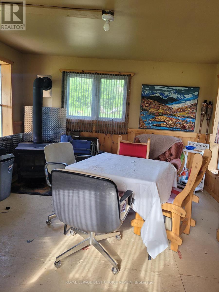 Bunkie - 85151 Poly Ure Road, Armstrong (Earlton), ON