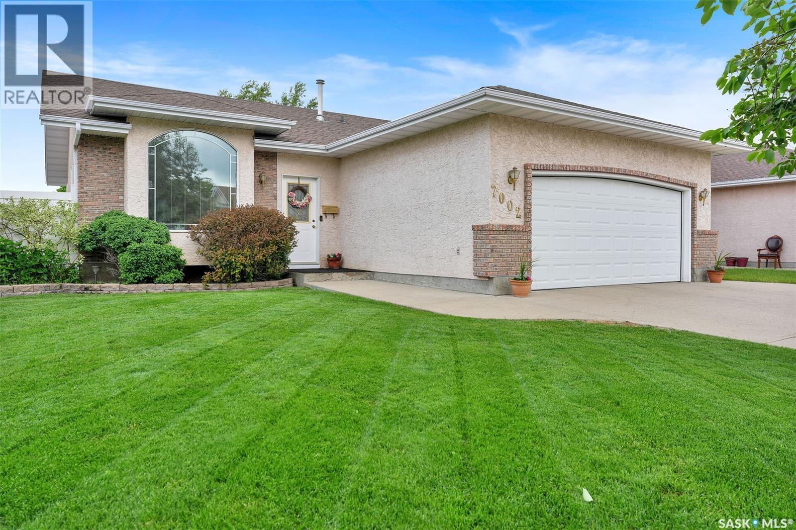 7002 Maple Wood Crescent, Regina, SK