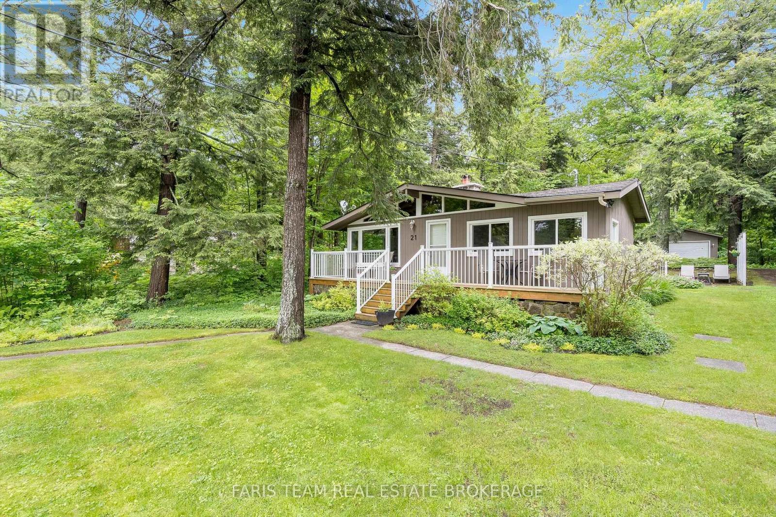 21 East Beach Road, Tiny, ON
