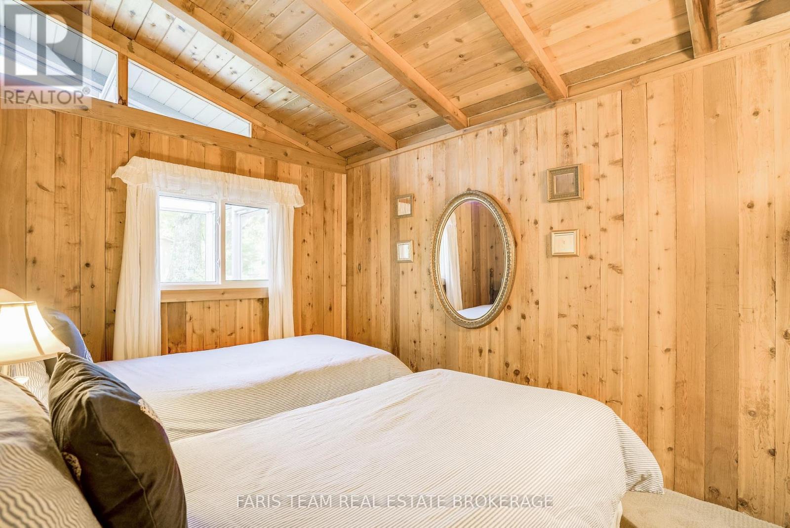 21 East Beach Road, Tiny, ON