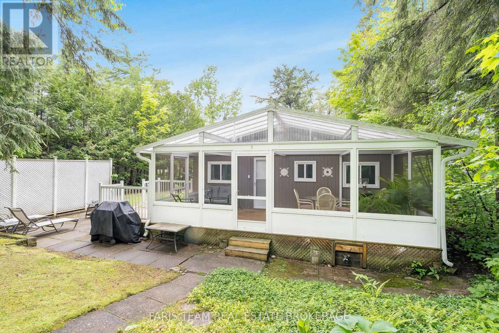 21 East Beach Road, Tiny, ON