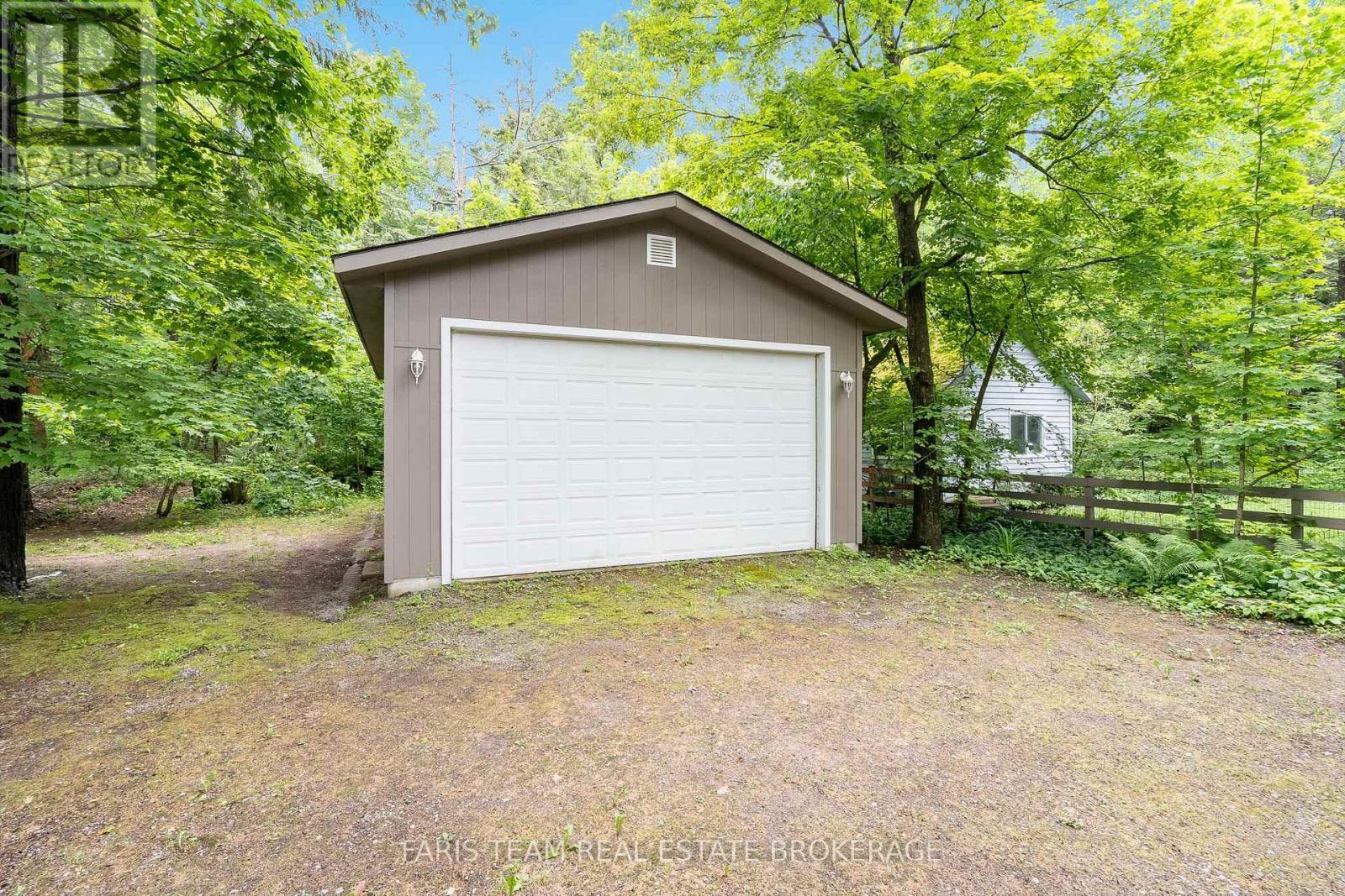 21 East Beach Road, Tiny, ON