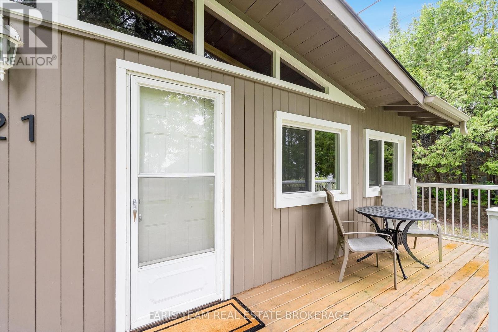 21 East Beach Road, Tiny, ON