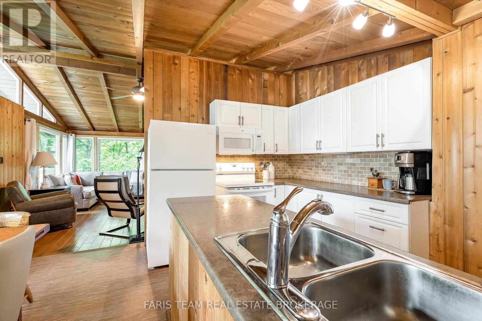 21 East Beach Road, Tiny, ON