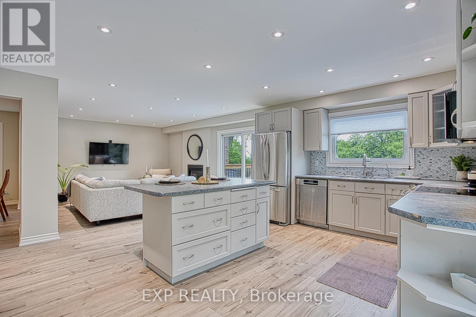 1340 Monmouth Drive, Burlington, ON