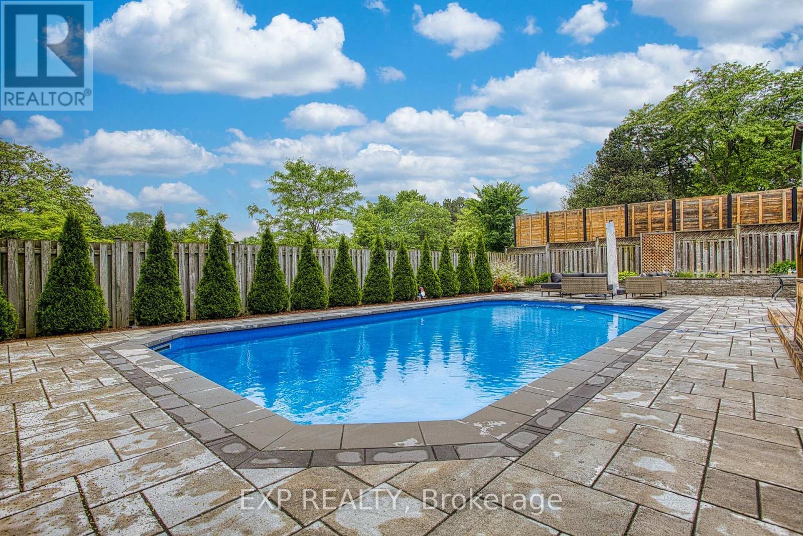 1340 Monmouth Drive, Burlington, ON