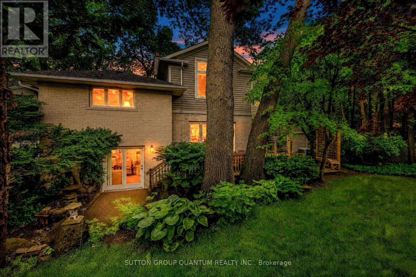 347 Pinetree Way, Mississauga, ON