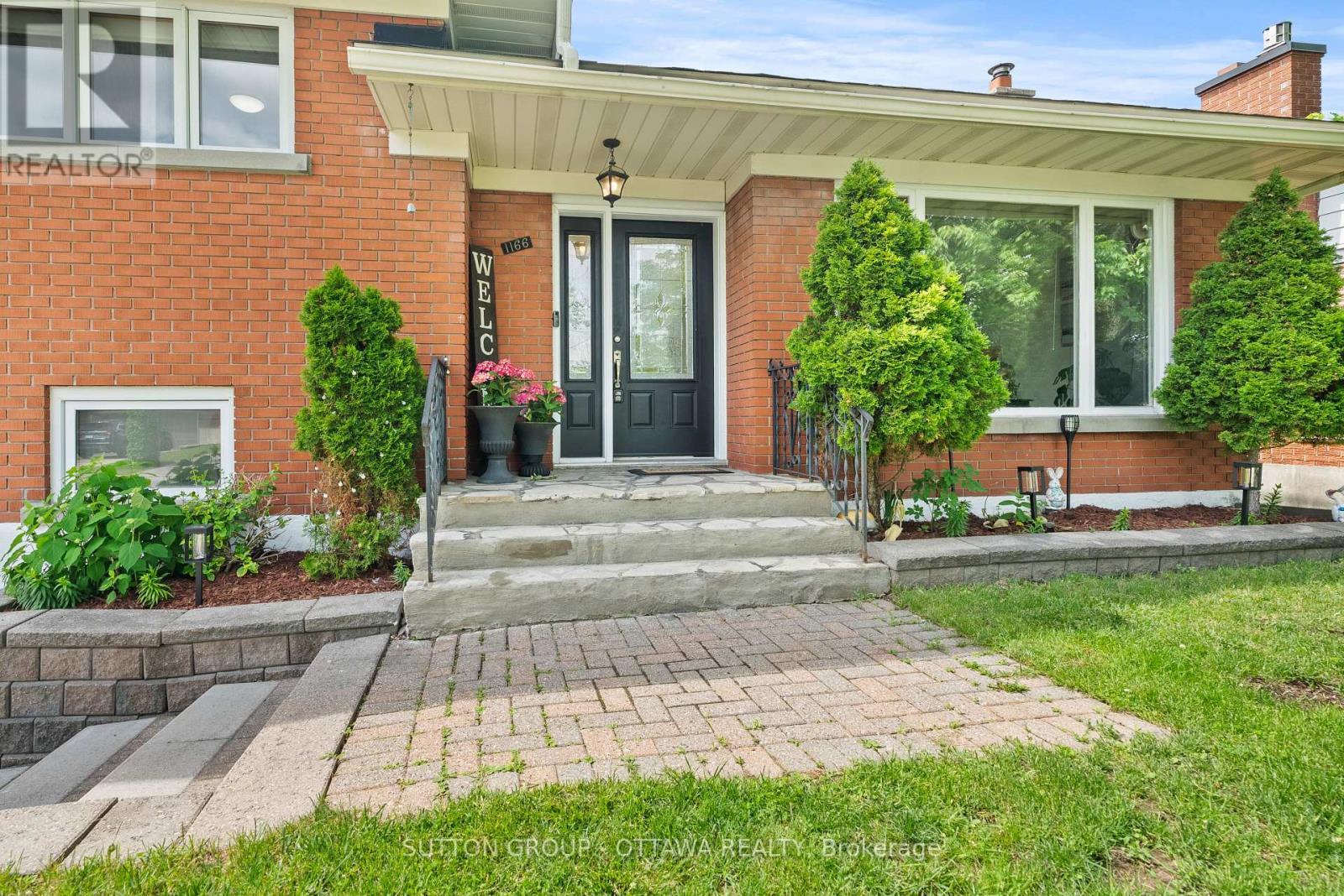 1166 Whitmore Avenue, Ottawa, ON