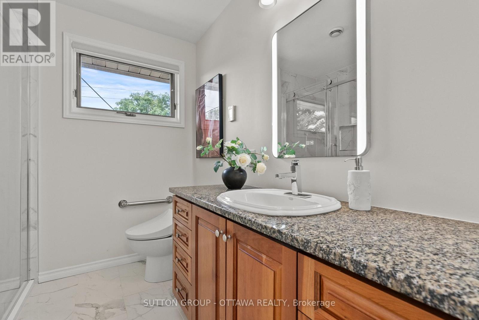 1166 Whitmore Avenue, Ottawa, ON
