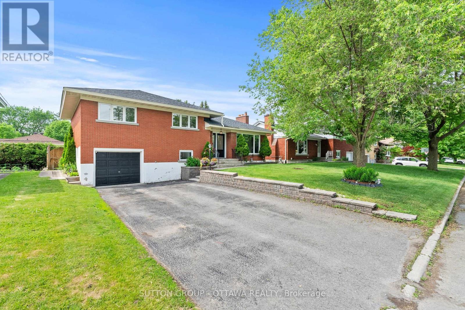 1166 Whitmore Avenue, Ottawa, ON