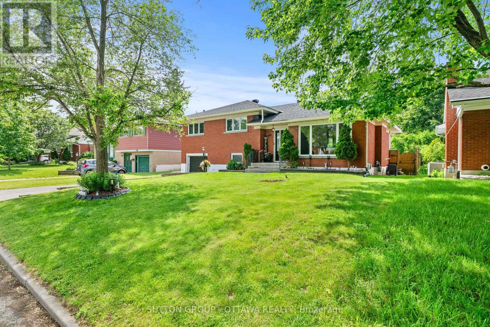 1166 Whitmore Avenue, Ottawa, ON