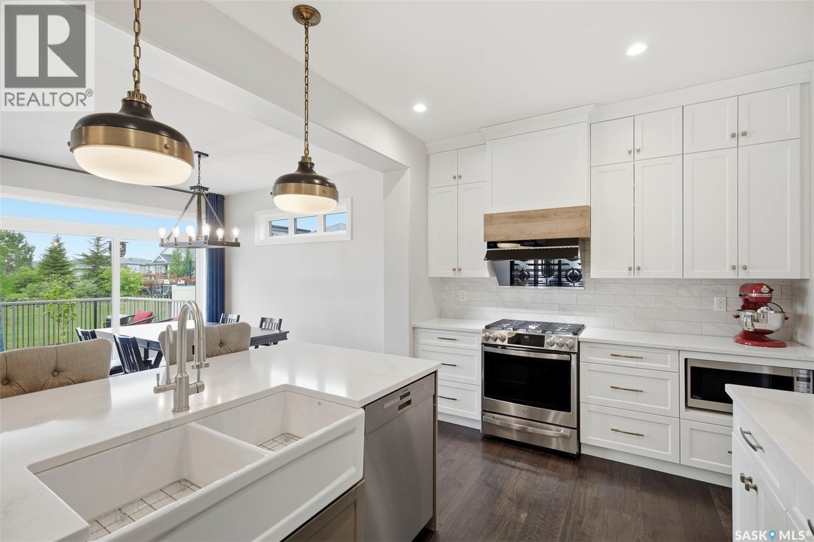 322 Dagnone Crescent, Saskatoon, SK