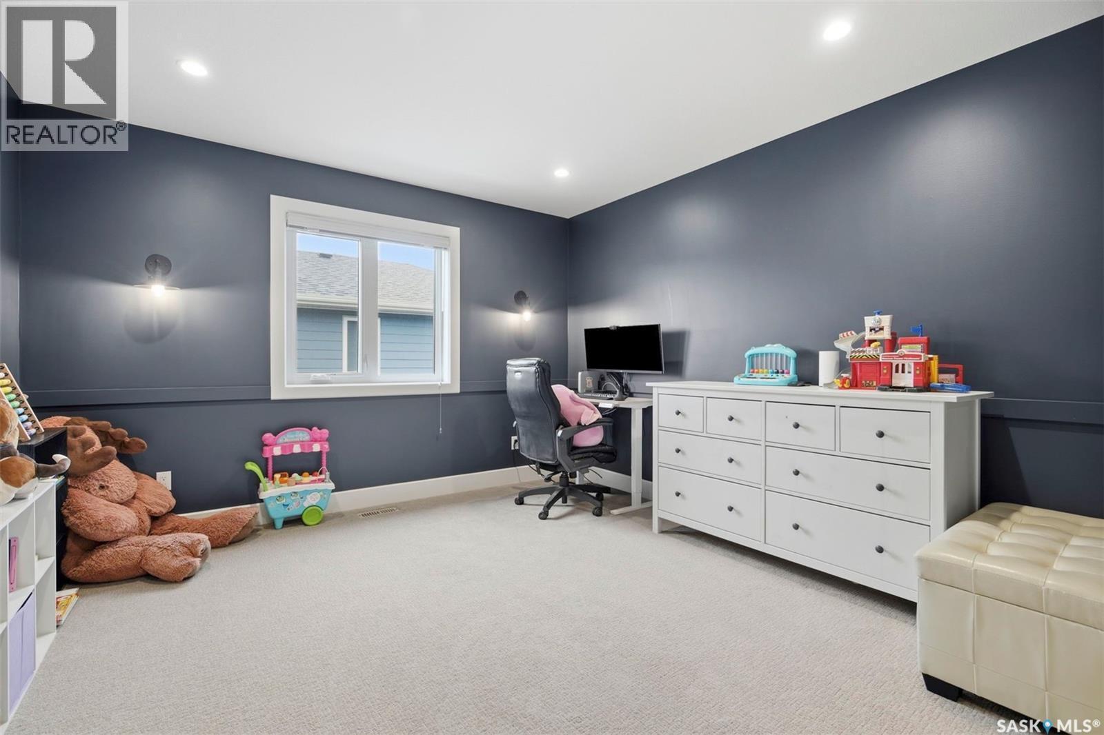 322 Dagnone Crescent, Saskatoon, SK