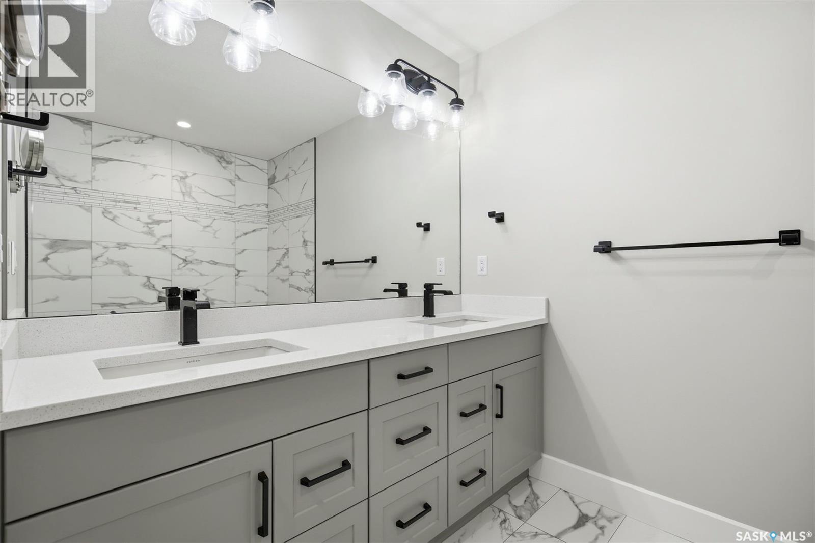 322 Dagnone Crescent, Saskatoon, SK