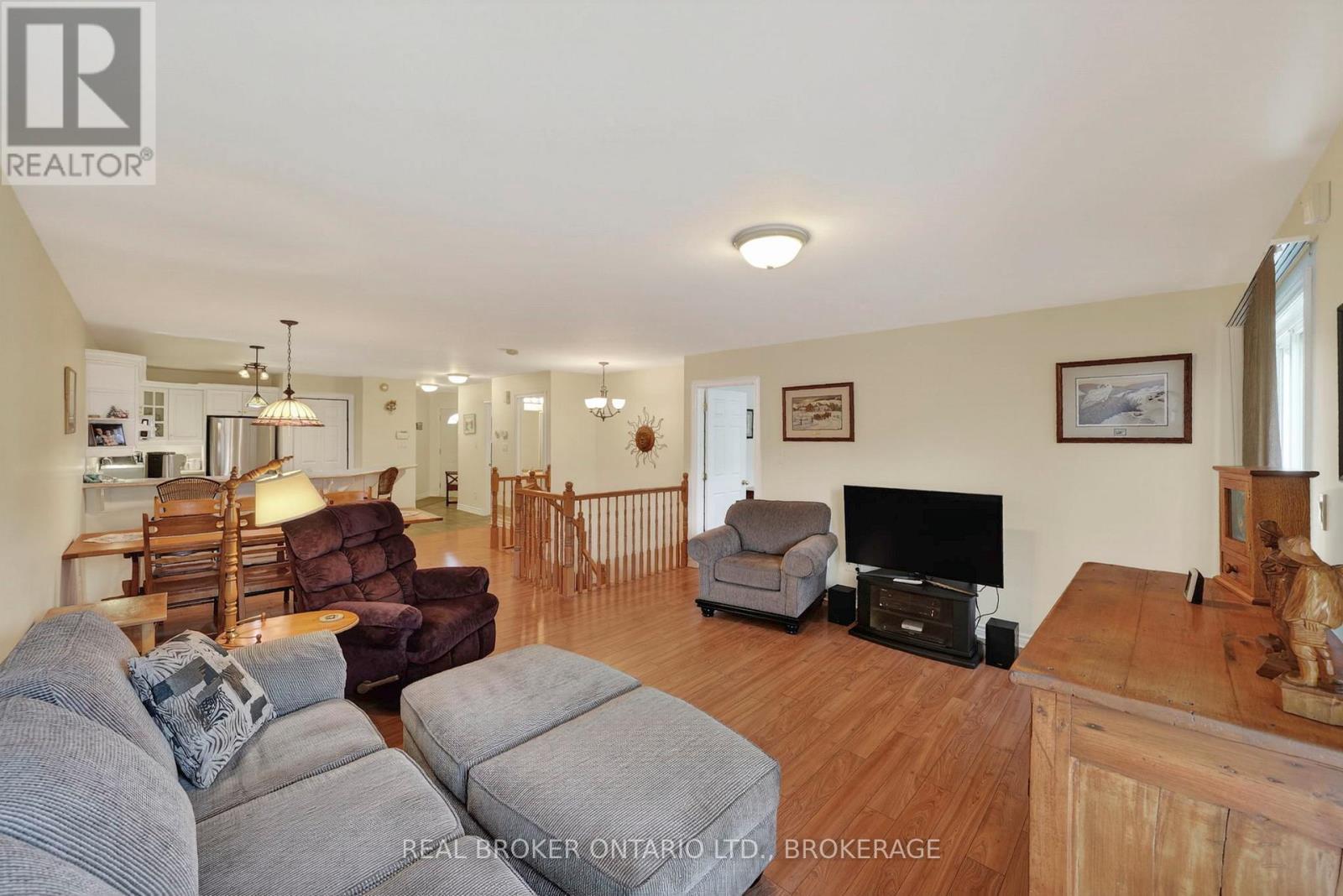 83 Sunset Boulevard, Cornwall, ON