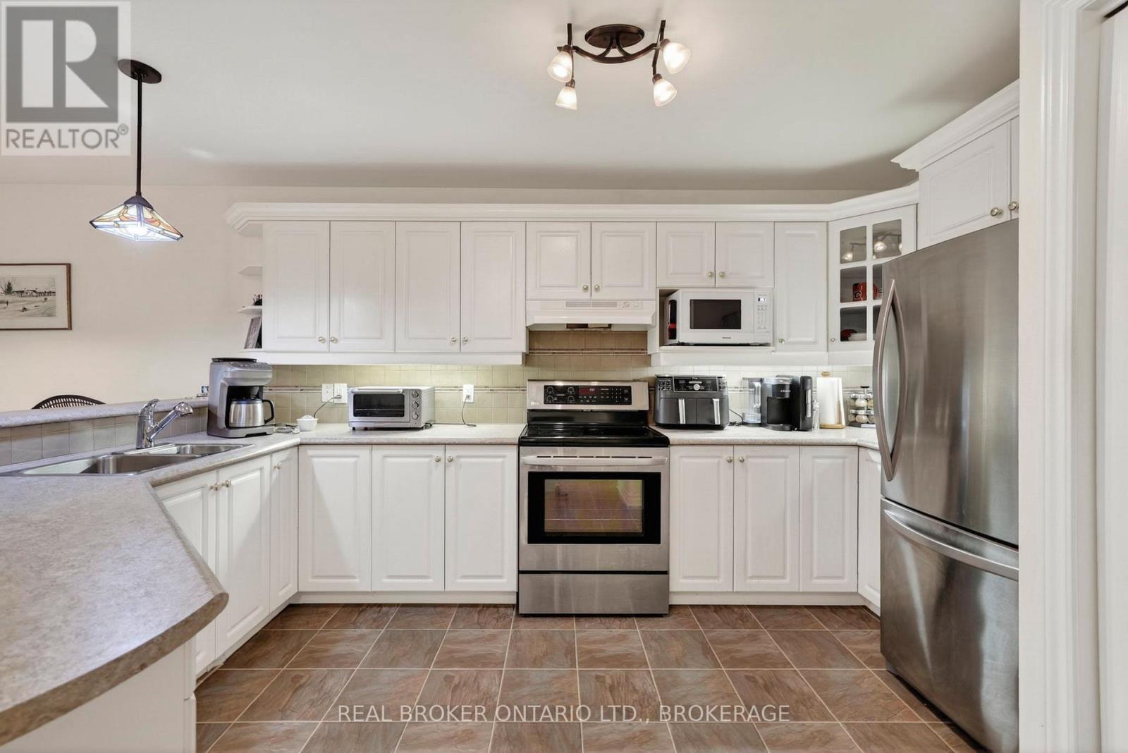 83 Sunset Boulevard, Cornwall, ON