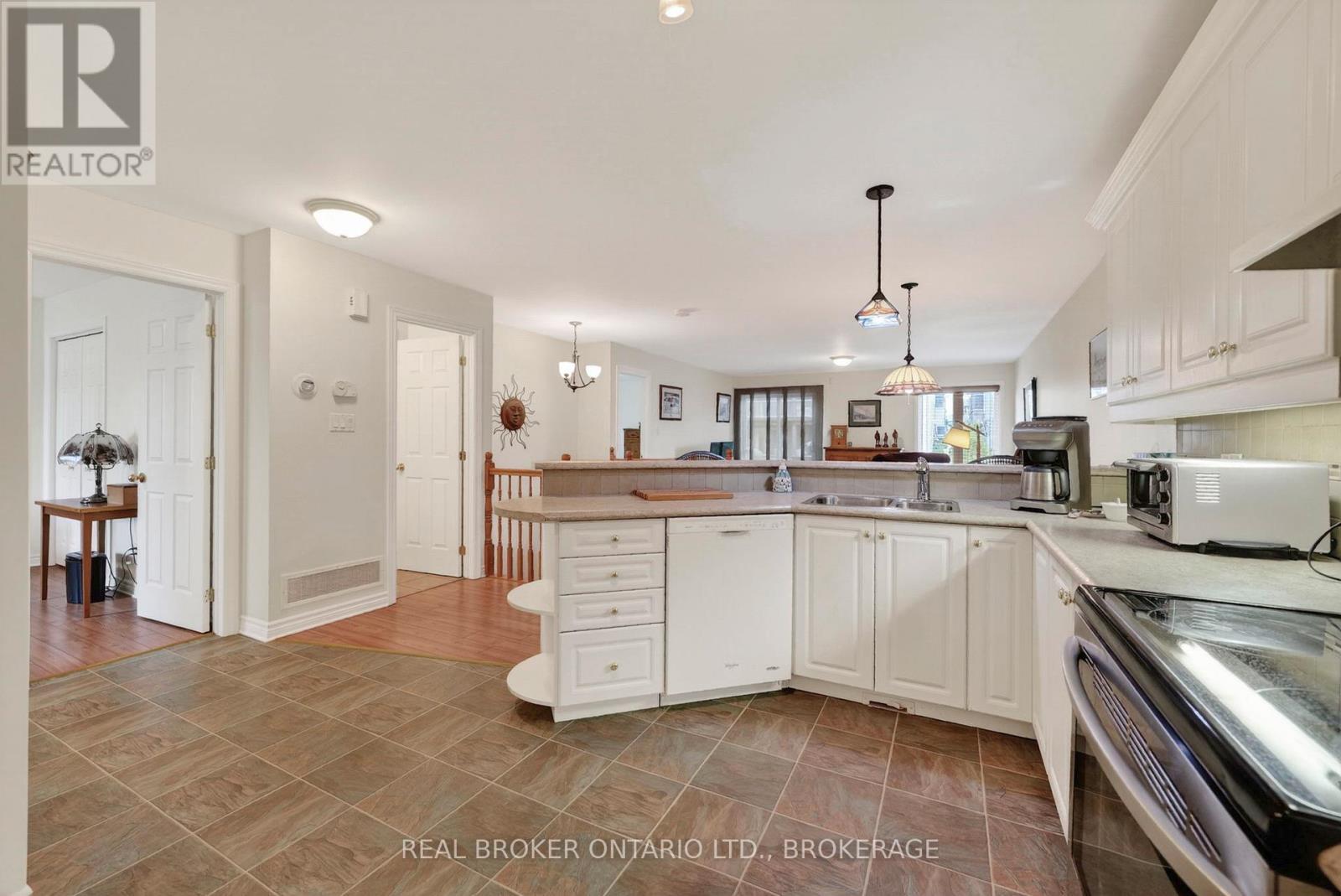 83 Sunset Boulevard, Cornwall, ON