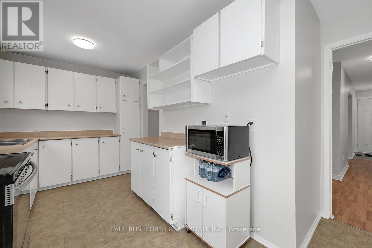 Kitchen - 1107 Meadowlands Drive, Ottawa, ON