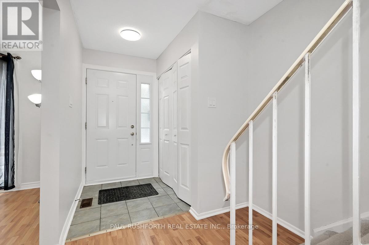 Entry - 1107 Meadowlands Drive, Ottawa, ON